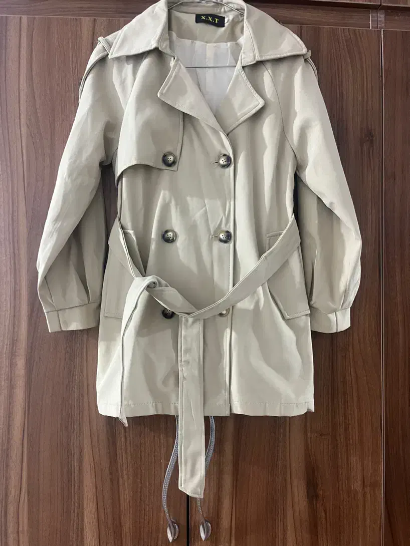 کت بارونی|لباس|سیرجان, |دیوار