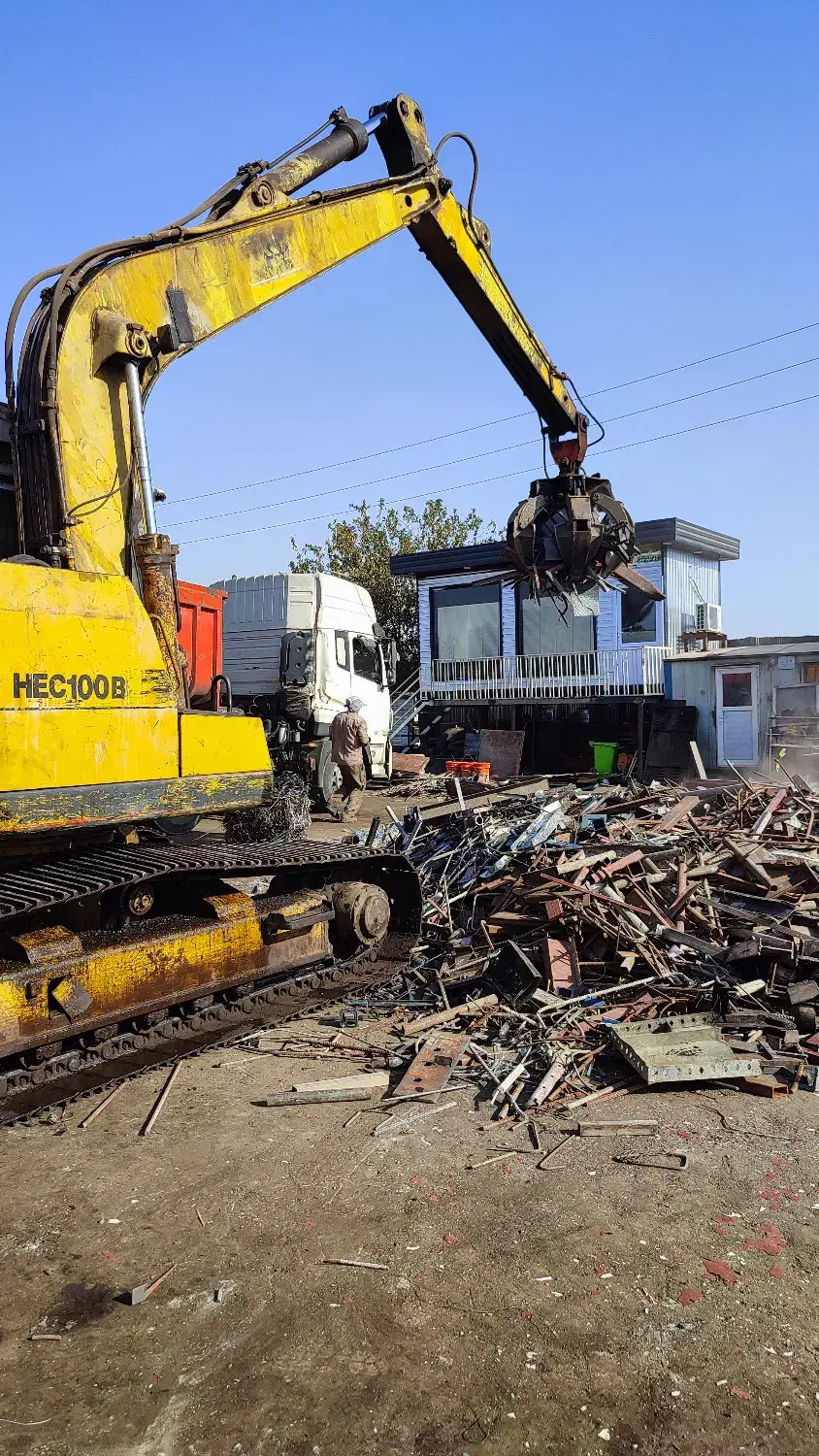 ضایعات آهن و فلزات رنگی|عمدهفروشی|تهران, جمهوری|دیوار