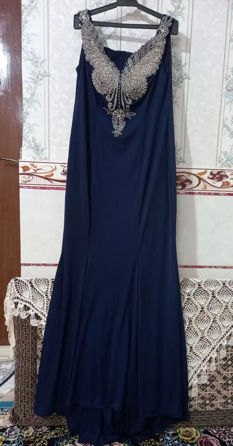 لباس مجلسی|لباس|آبیک, |دیوار