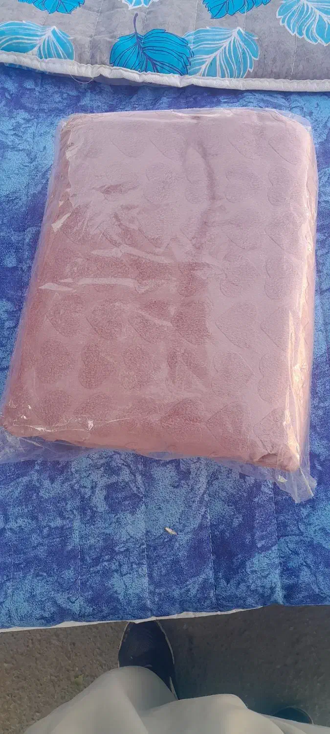 تشک و پتو مسافرتی دور گردن حمله حمام|رختخواب، بالش، پتو|مریوان, |دیوار