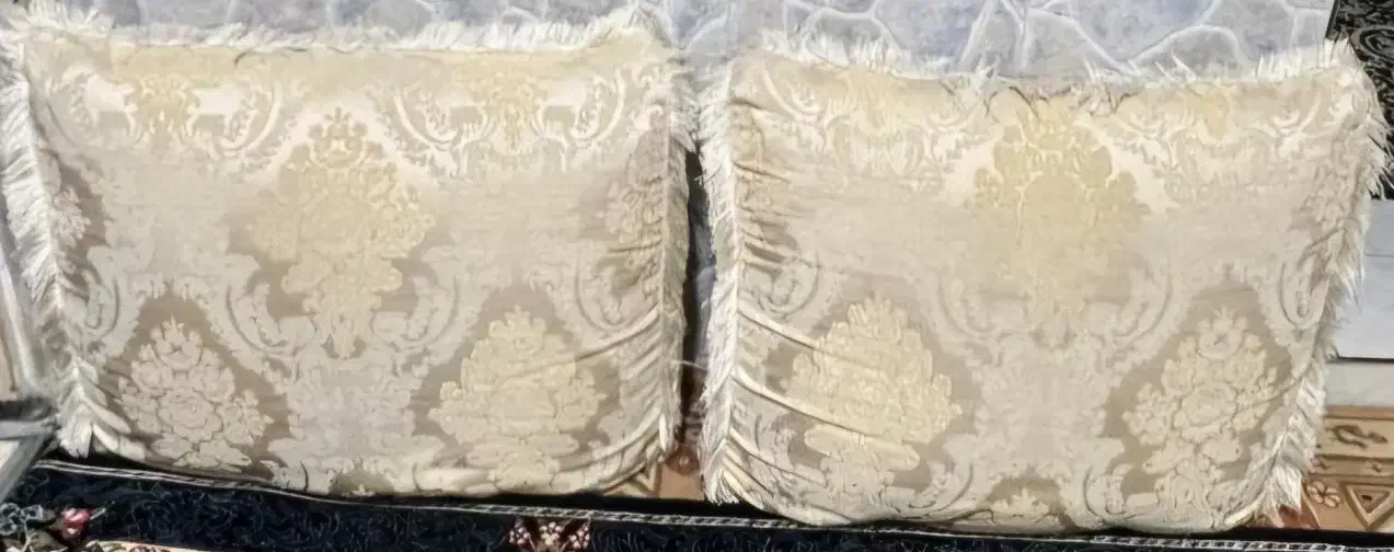 4جفت پشتی.8عدد همراه با جلد در حد نو|پشتی|بندرعباس, |دیوار