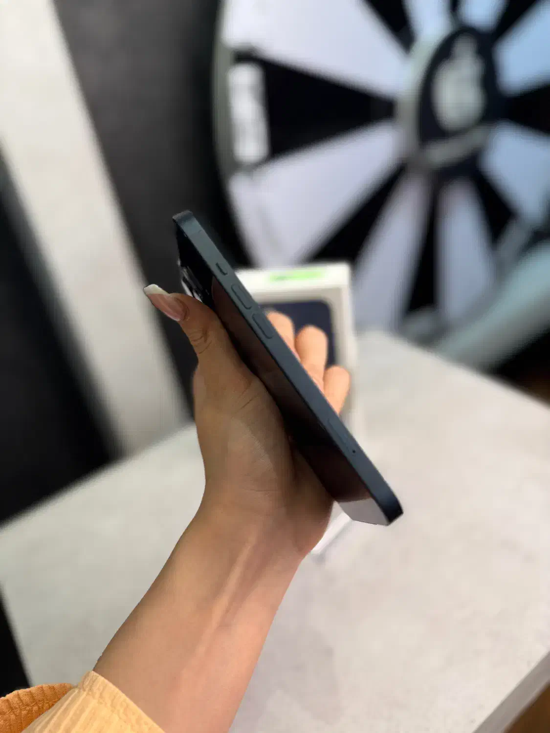 Iphone normal13 blackآیفون ۱۳ نرمال مشکی کارکرده|موبایل|تهران, صادقیه|دیوار