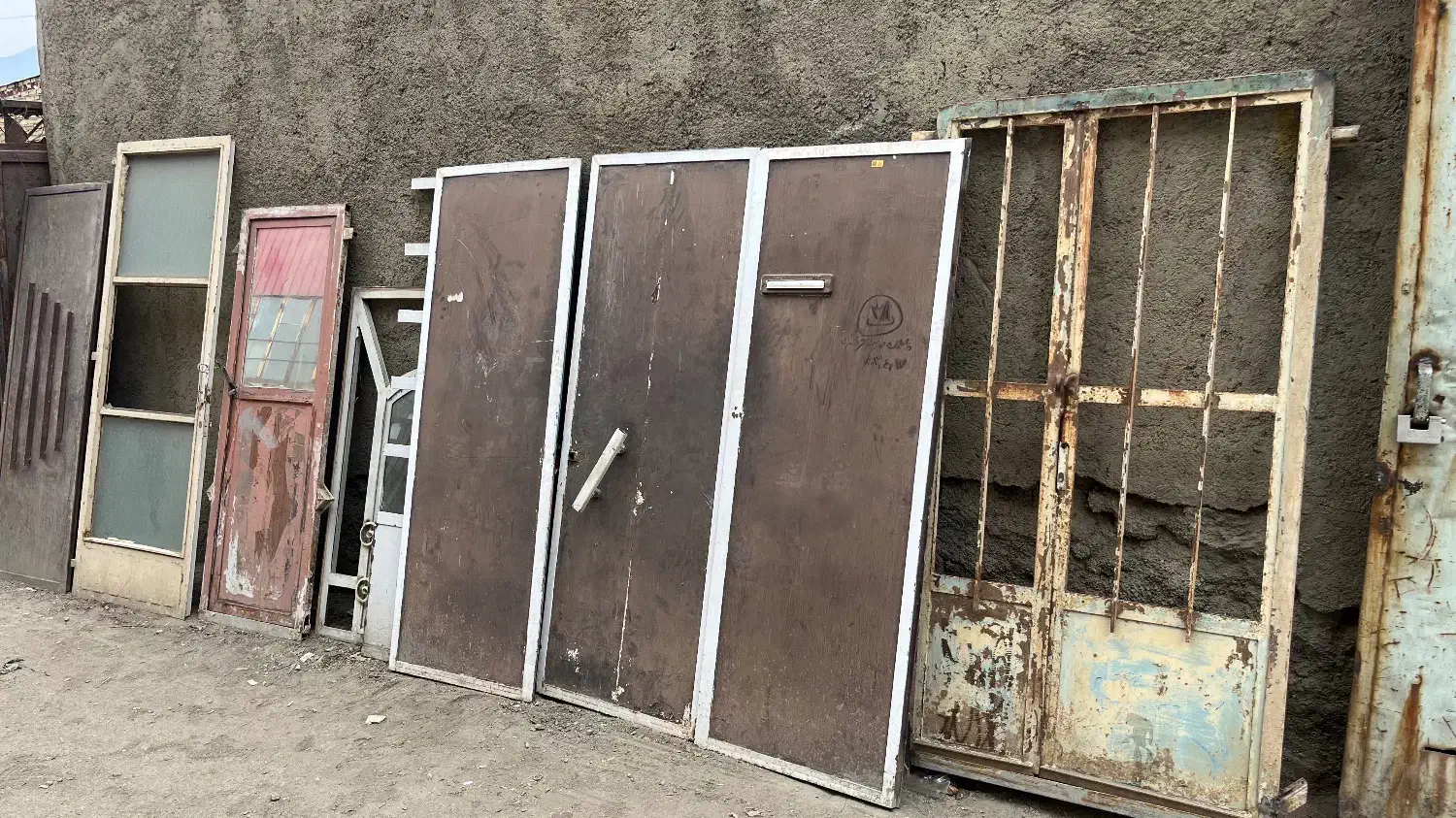 درب و پنجره|مصالح و تجهیزات ساختمان|ملایر, |دیوار