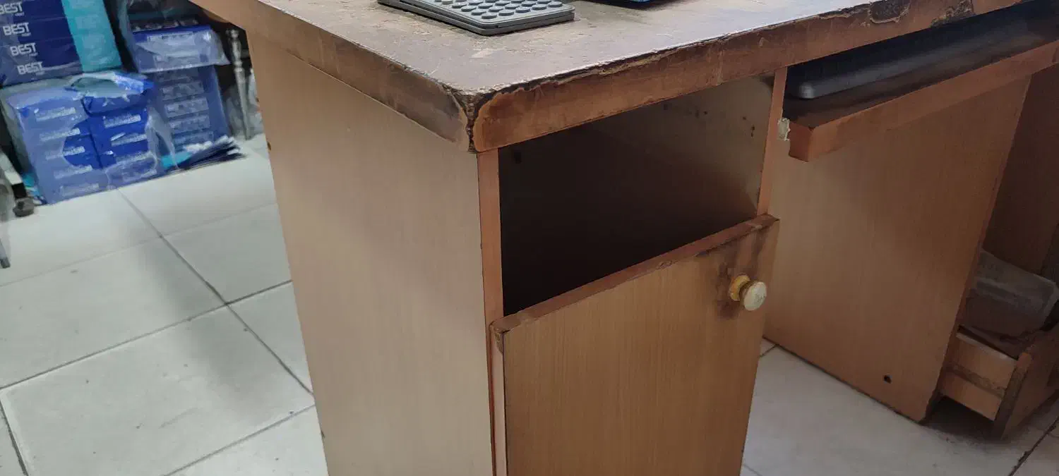 فروش دوعددصندلی گردون با یک میز کامپیوتر|صندلی و نیمکت|تبریز, |دیوار