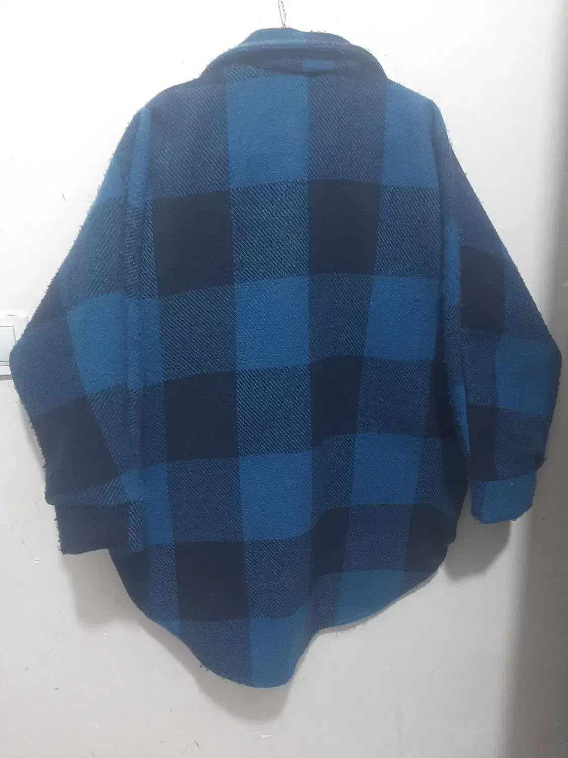 شکت پشمی|لباس|چهارباغ, |دیوار