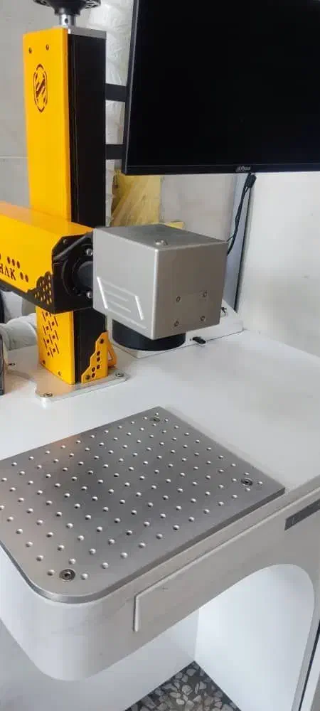 دستگاه لیزر حکاکی و برش فایبر ۵۰ وات|ماشین‌آلات صنعتی|زنجان, |دیوار