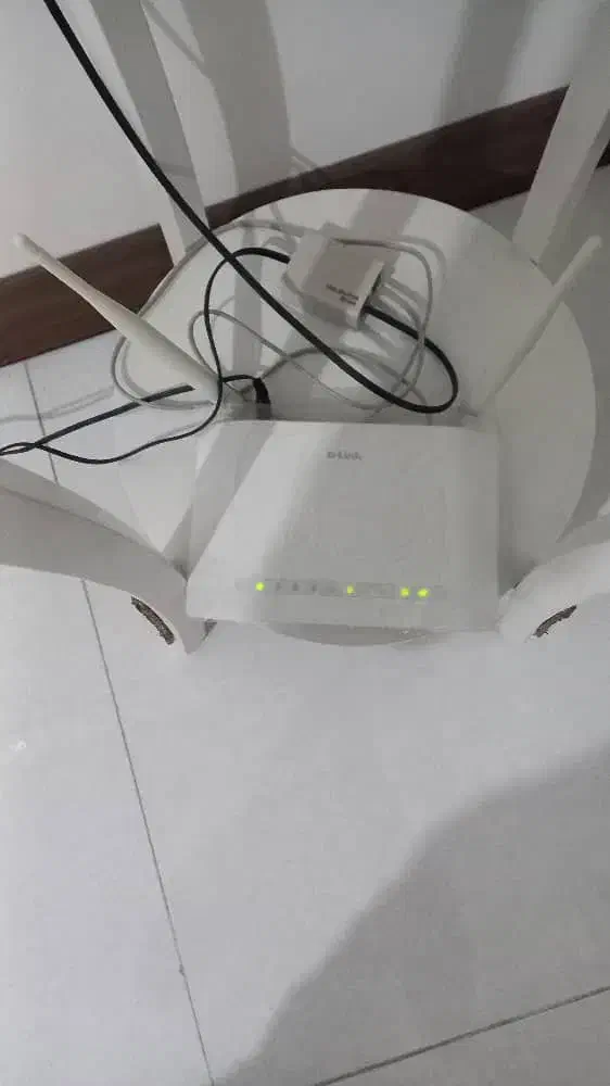مودم سالم بدون ایرادبا جعبه و سیم تعداد ۲عدد|مودم و تجهیزات شبکه|کرج, حصارک بالا|دیوار