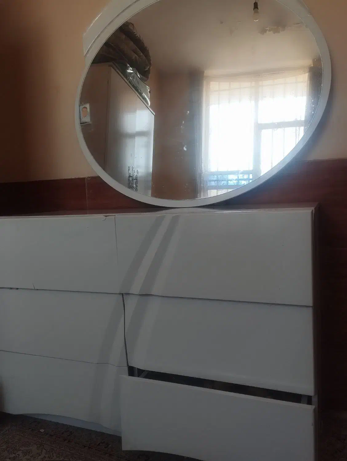 آینه و کنسول|بوفه، ویترین، کنسول|شیراز, قلعه شاهزاده بیگم|دیوار