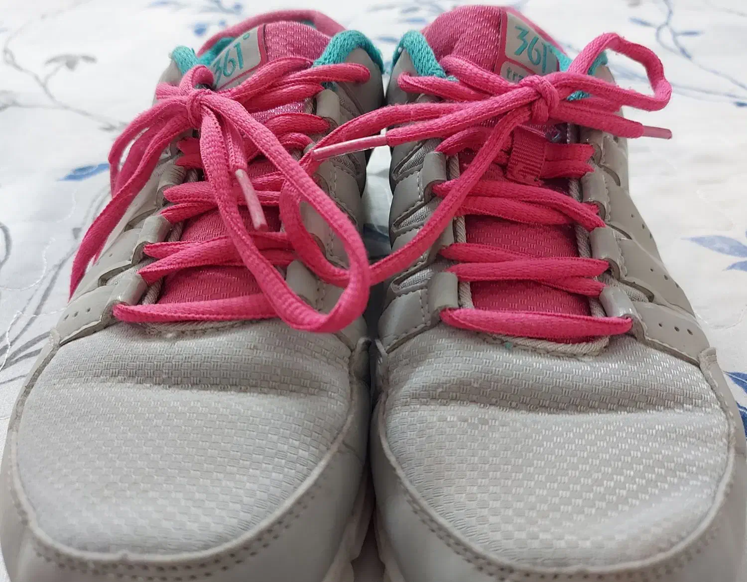 کتانی های زنانه اصل سایز ۳۸|کیف، کفش، کمربند|اندیشه, اندیشه فاز ۵|دیوار