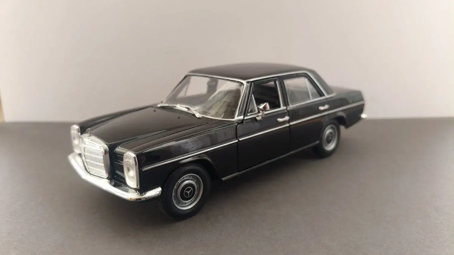 ماکت ماشین بنز|اسباب‌‌بازی|فولادشهر, ورزشگاه فولادشهر|دیوار