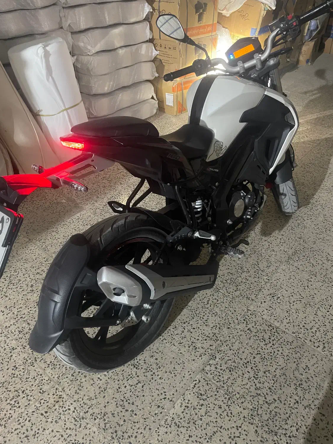 بنلی ۱۸۰s|موتورسیکلت|رباط‌کریم, ده‌حسن|دیوار