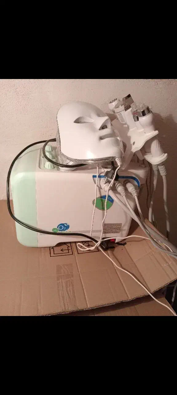 ارایشی بهداشتی|آرایشگاه و سالن‌های زیبایی|کنگاور, |دیوار