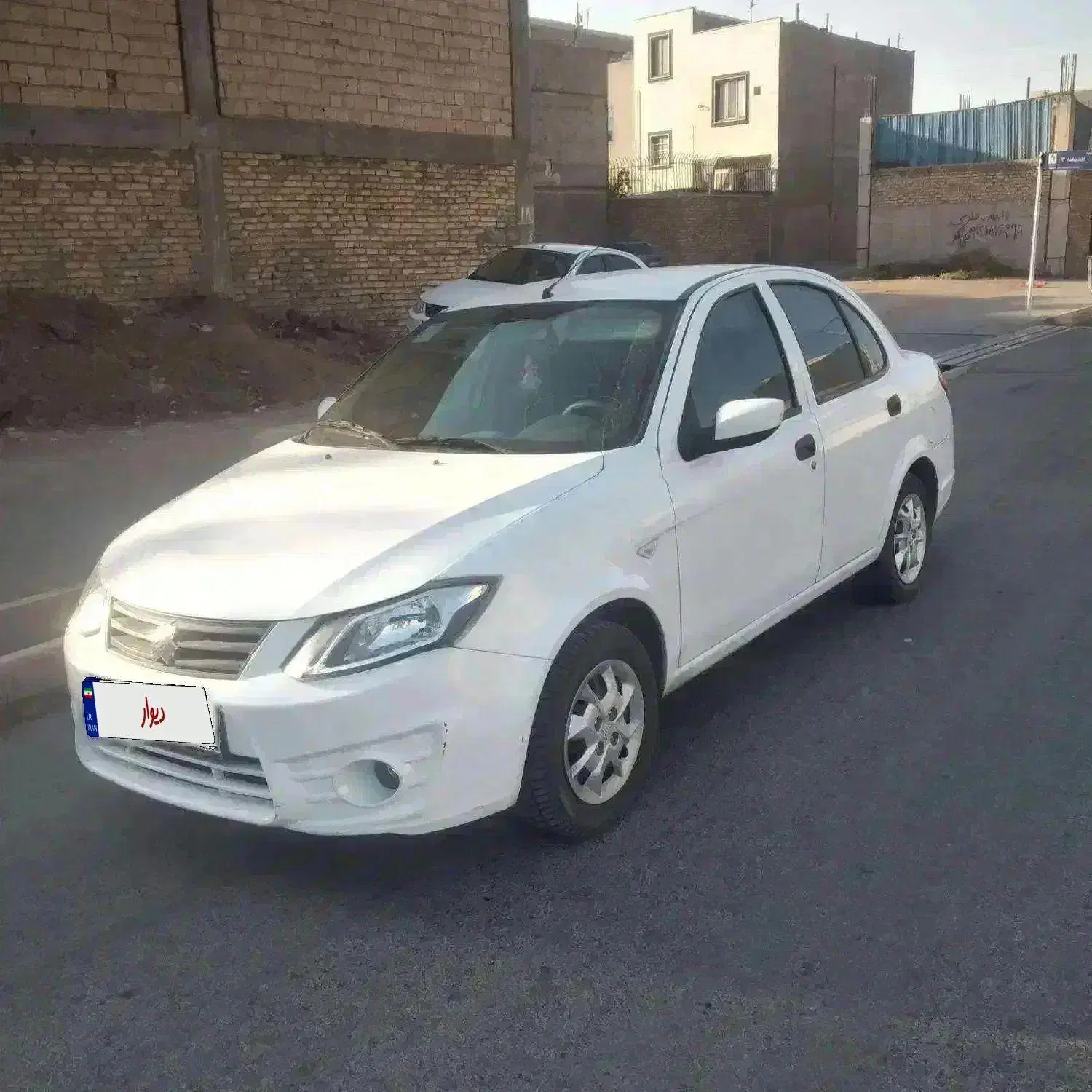 ساینا اخر۹۷ بی رنگ|خودرو سواری و وانت|اقبالیه, |دیوار