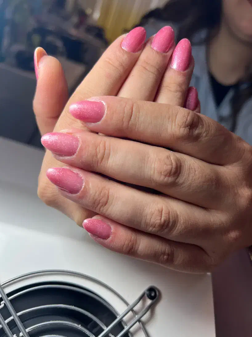 مدل برای کاشت ناخن|خدمات آرایشگری و زیبایی|فومن, |دیوار