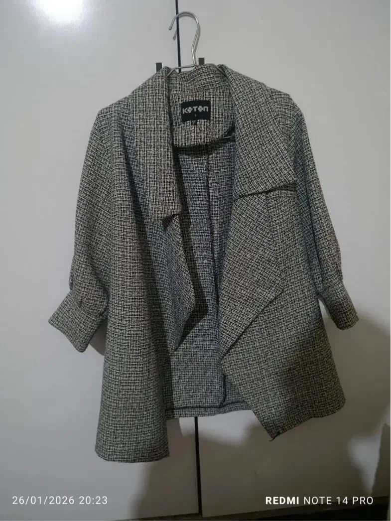 مانتو|لباس|دورود, |دیوار