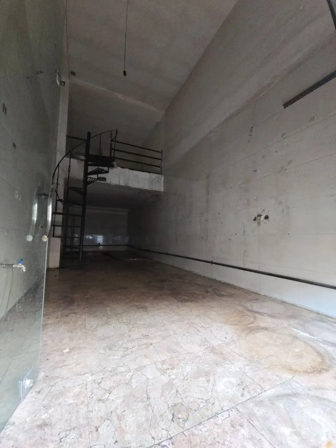 ۳۲متر ۱۶ متر بالکن/مناسب خدمات خودرویی|اجارهٔ مغازه و غرفه|اندیشه, اندیشه فاز ۱|دیوار