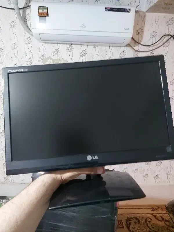 مانیتور LED ال جی ۲۰ اینچ|قطعات و لوازم جانبی رایانه|شیراز, کوشک میدان|دیوار