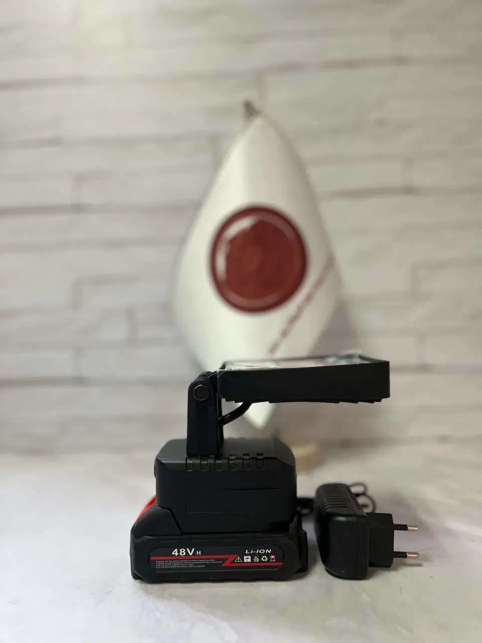 چراغ پروژکتوری باطری خور 48V (تک+عمده)|لامپ و چراغ|تهران, باغ فیض|دیوار