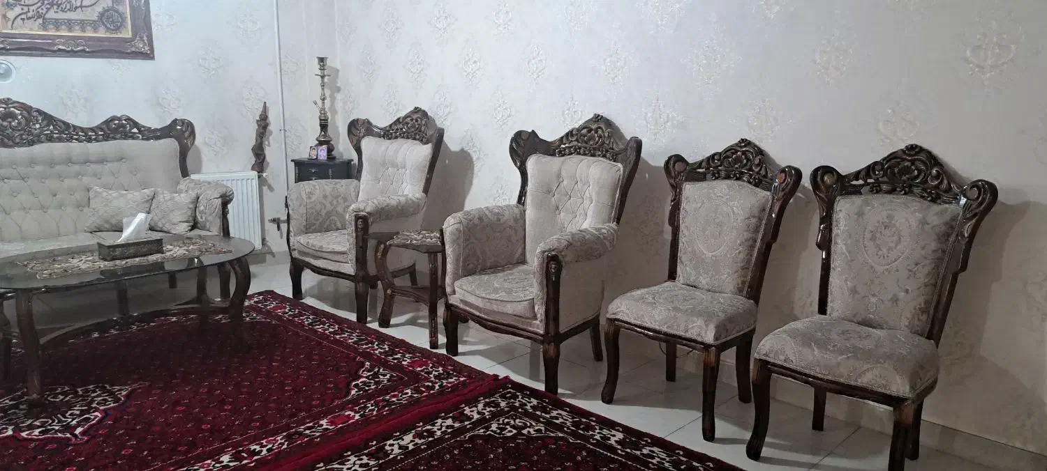 مبل سلطنتی ۹نفره جنس چوب گردو همراه میز عسلی|مبلمان خانگی و میز عسلی|همدان, |دیوار