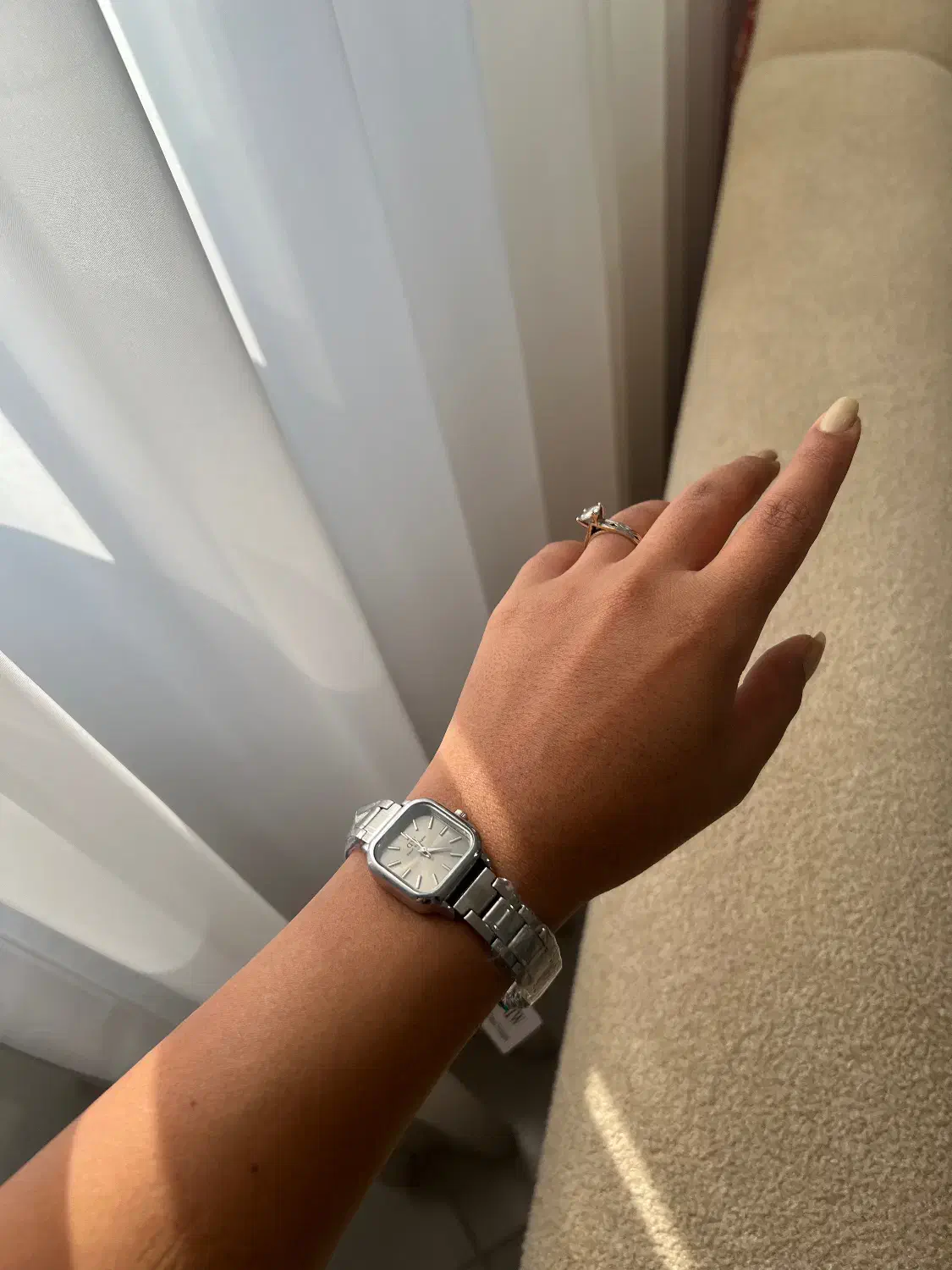 ساعت دخترونه|ساعت|رشت, استقامت ۱|دیوار