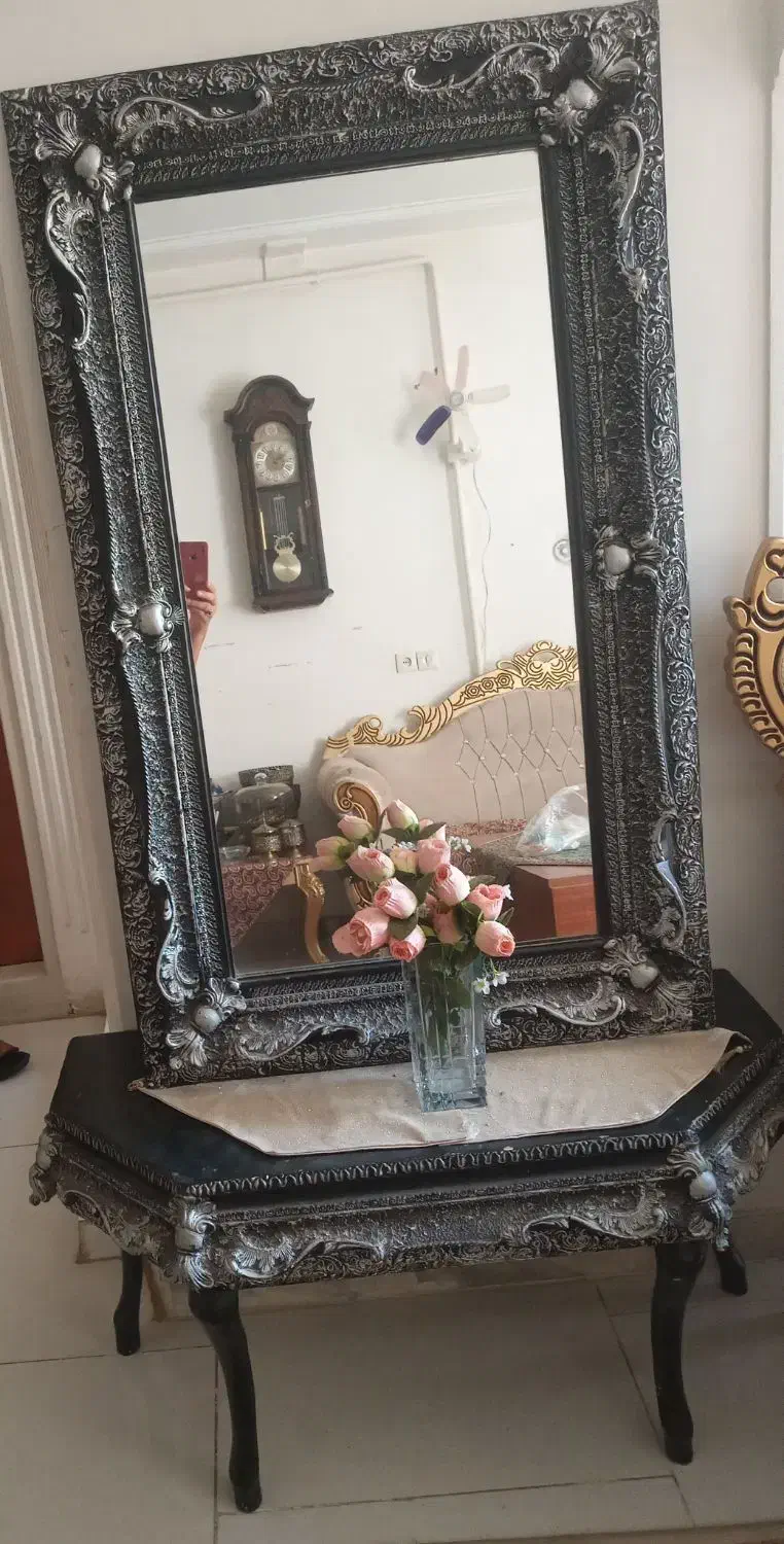 تخت مژه و کنسول واینه و۲ عدد اتو مو|آرایشگاه و سالن‌های زیبایی|قزوین, |دیوار