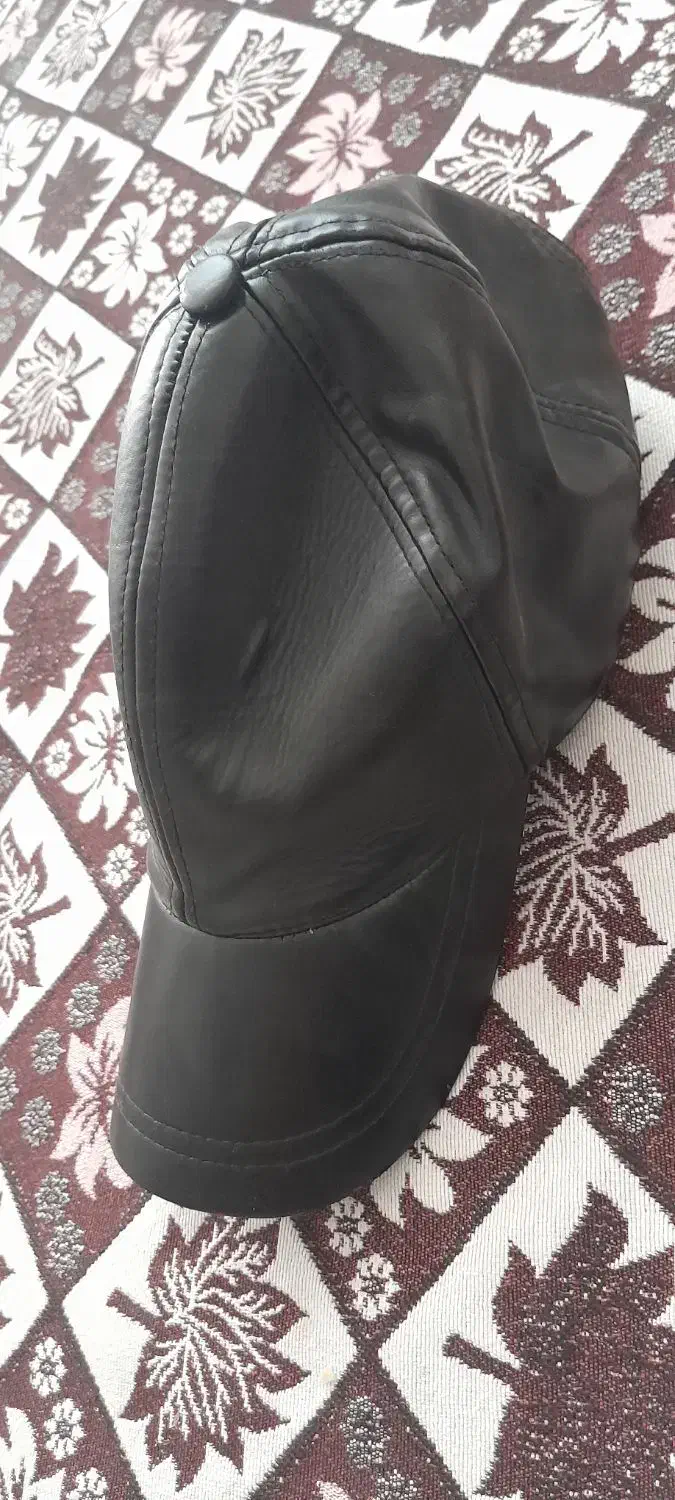کلاه چرم اصل// و بوق 12 صدا سالم به فروش می‌رسد|کیف، کفش، کمربند|نیشابور, ده حلاج|دیوار