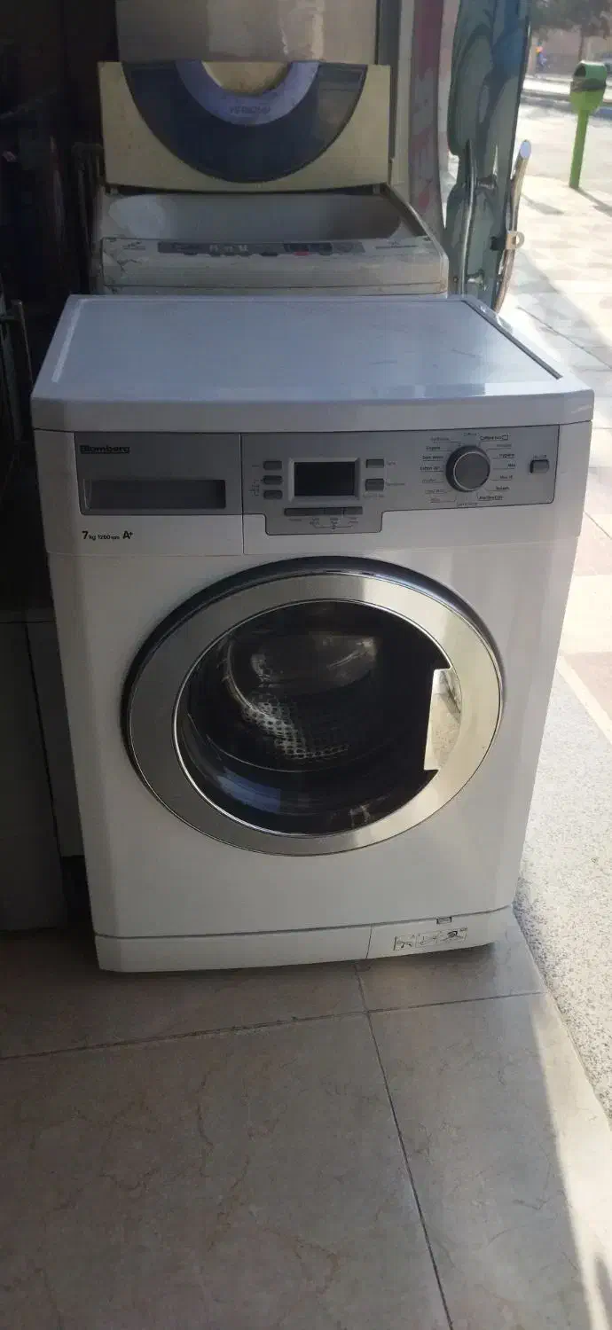 لباسشویی  کاملا سالم پا به نو بدون خط خش|ماشین لباسشویی و خشک‌کن لباس|شاهین‌شهر, دهخدا|دیوار