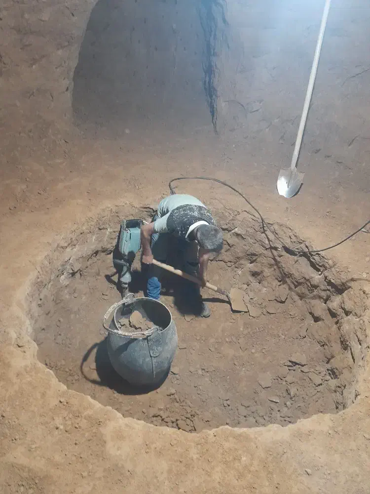 چاه کنی وتخریب|خدمات پیشه و مهارت|تایباد, |دیوار