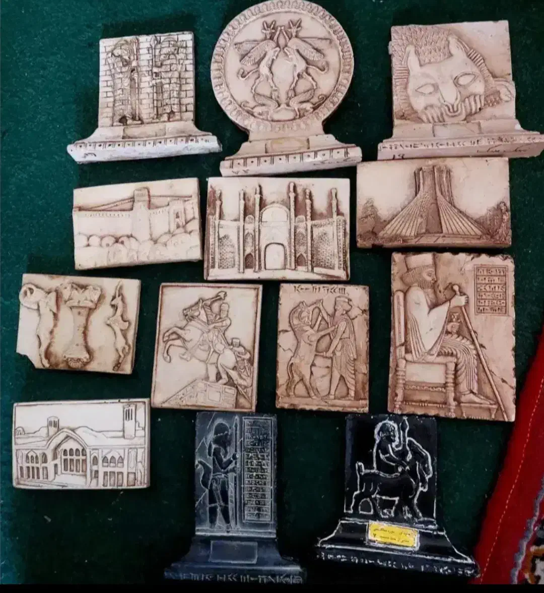 مجسمه قدیمی سک سک|مجسمه، تندیس، ماکت|بروجن, |دیوار