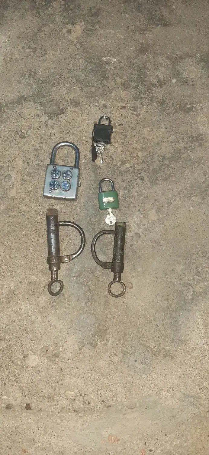 ابزار چ ا ق و|کلکسیون اشیاء عتیقه|کازرون, |دیوار