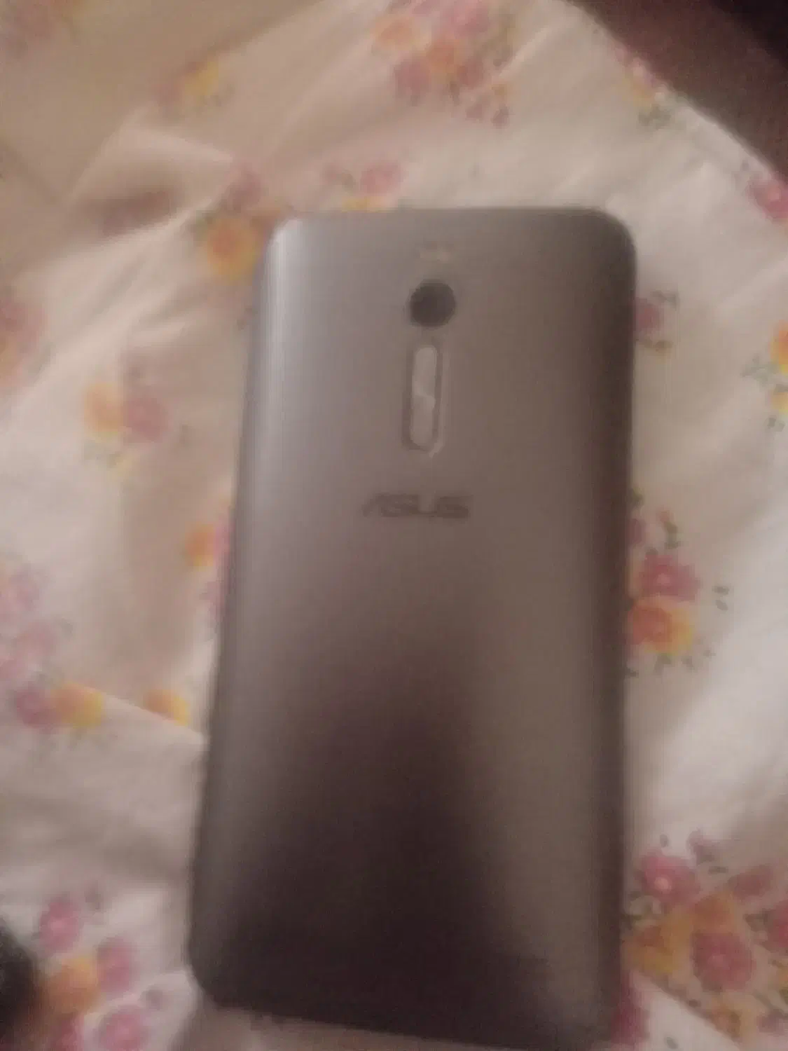 گوشی ۶۴ گیگ ایسوس بی خط خش|موبایل|آمل, |دیوار