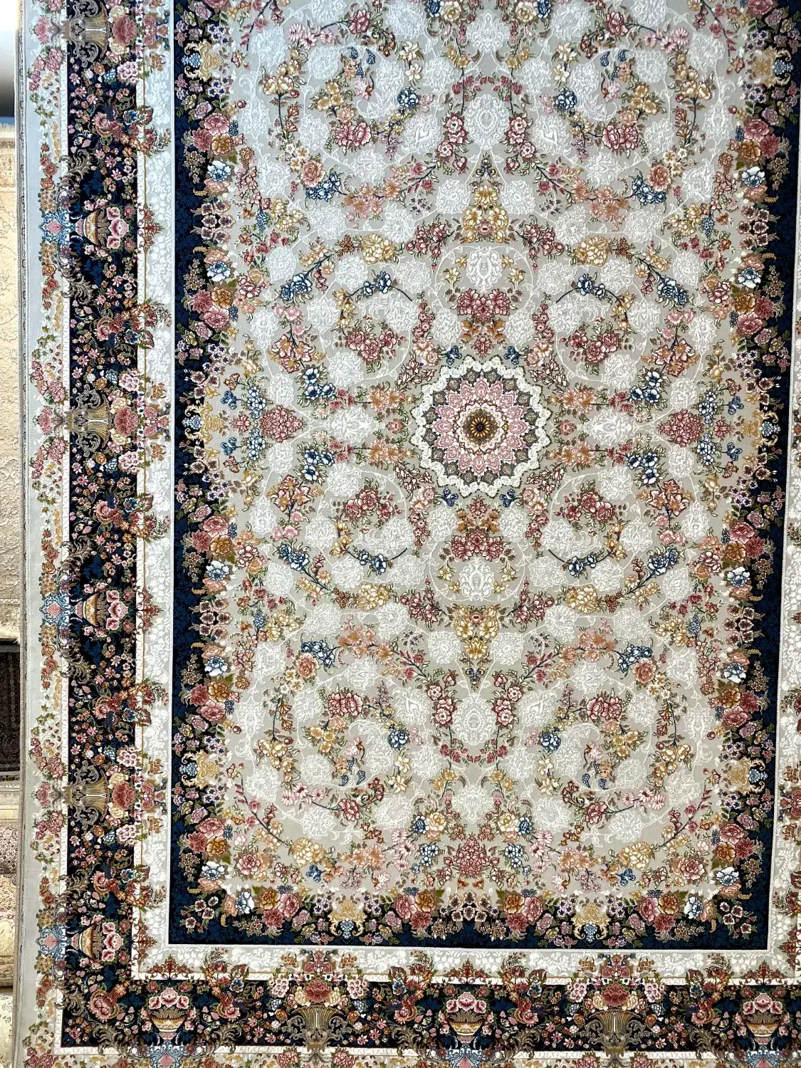 فرش ماشینی ۶ متری افشان فیلی ۱۲۰۰شانه(فرش هنرمند)|فرش|تبریز, |دیوار