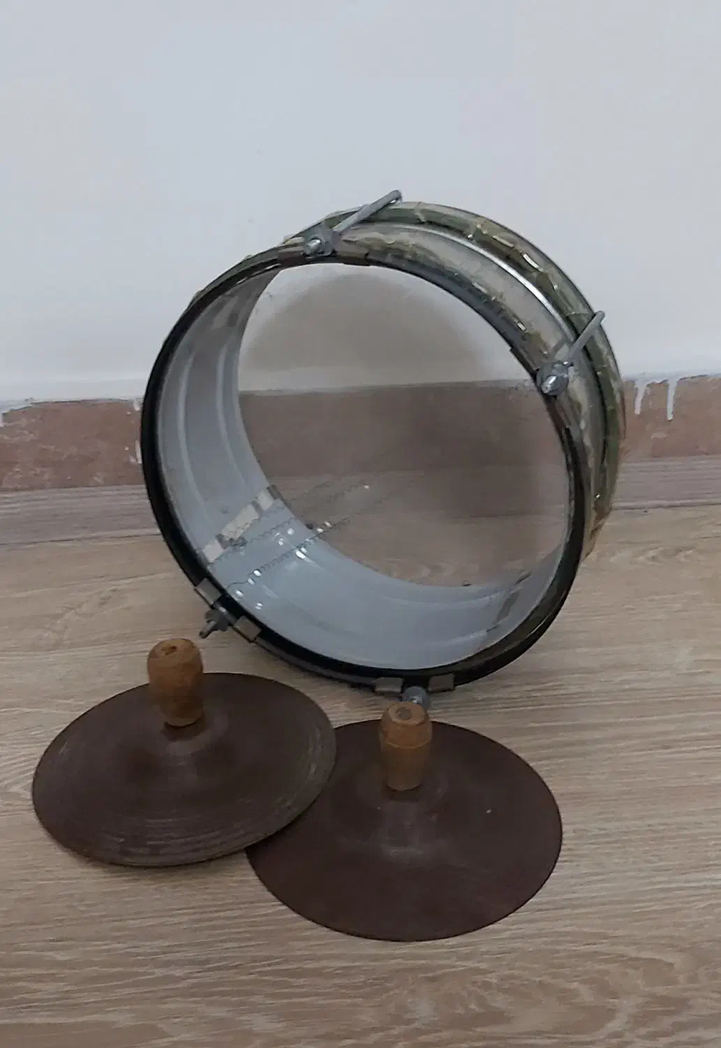 طبل|درام و پرکاشن|تبریز, |دیوار