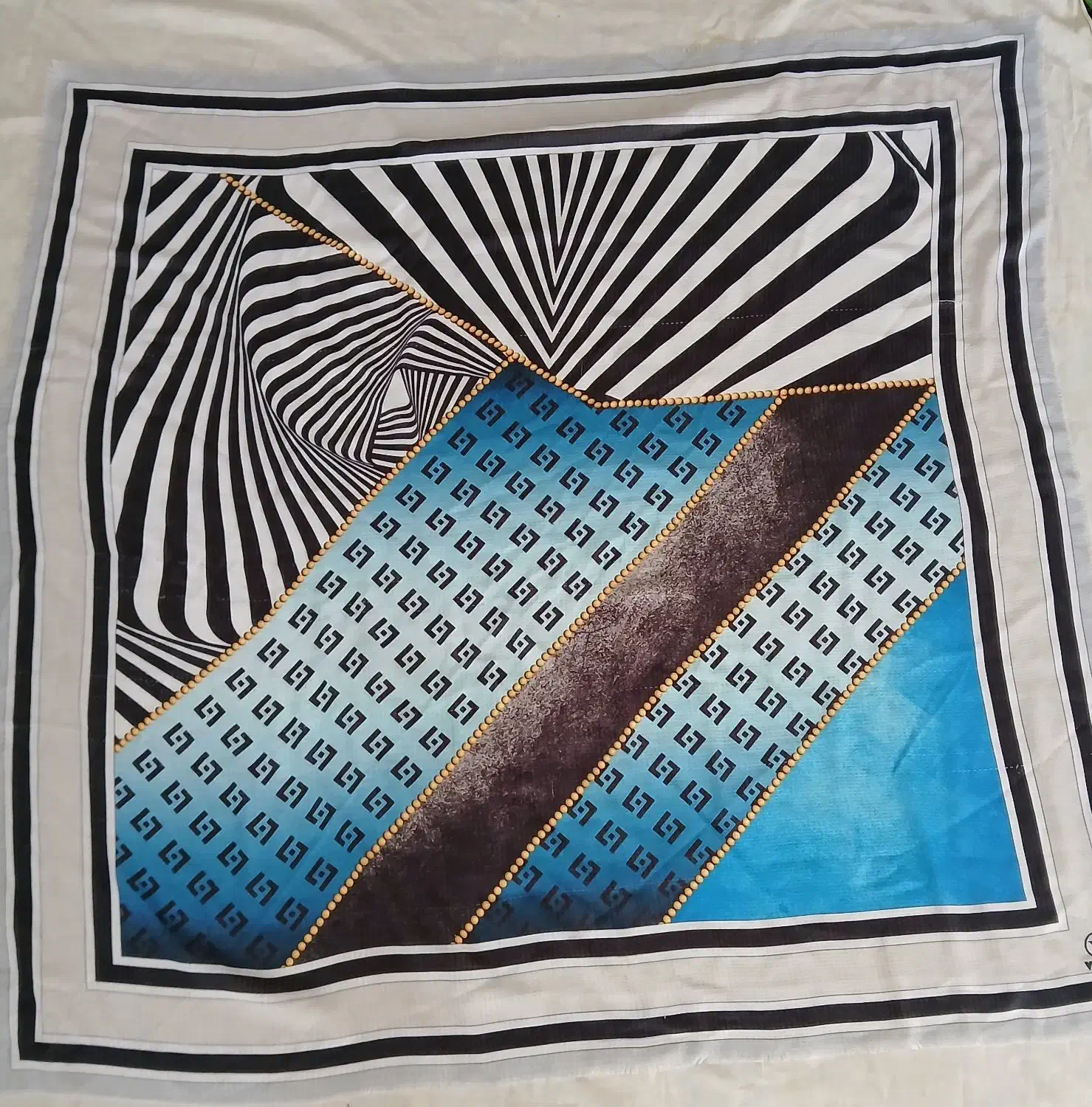 شال و روسری|لباس|اصفهان, قهجاورستان|دیوار