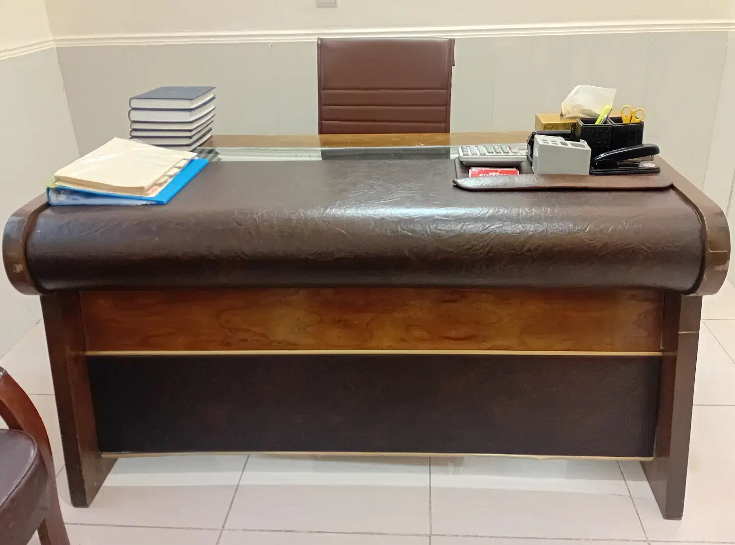 میز اداری|دفتر کار|بروجرد, |دیوار