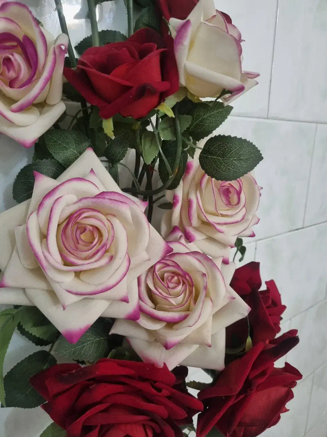 ۱۴ شاخه گل رز|گل مصنوعی|میانه, |دیوار