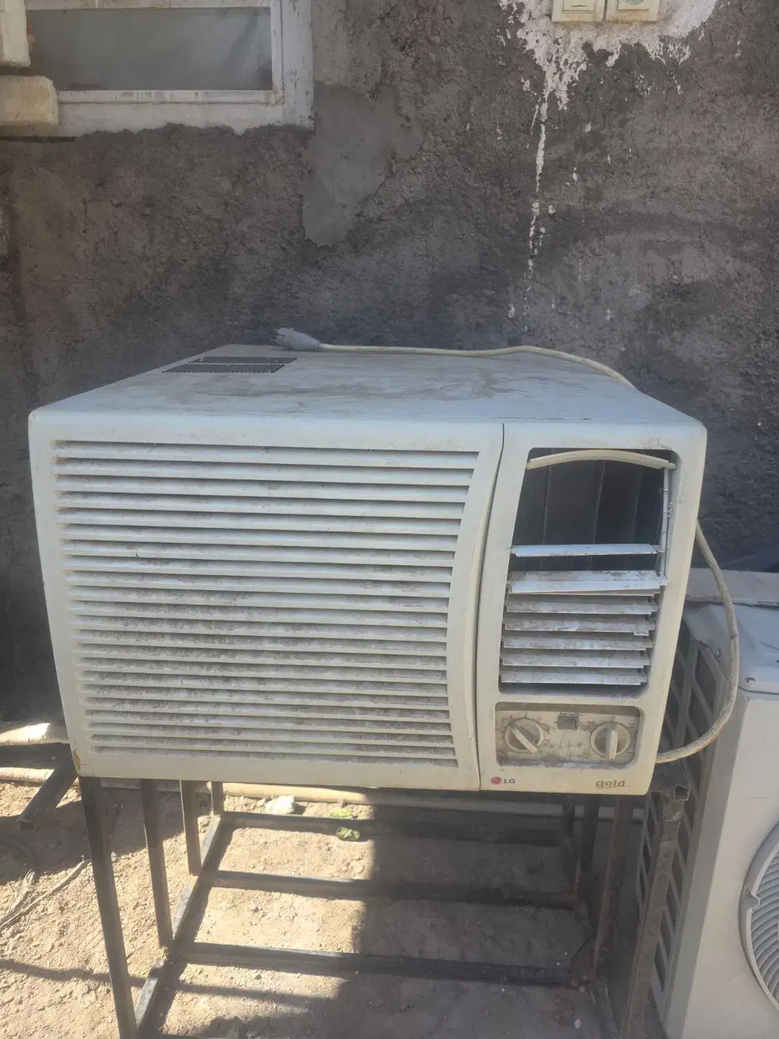 کلر گازی|کولر گازی و فن‌کوئل|بم, |دیوار