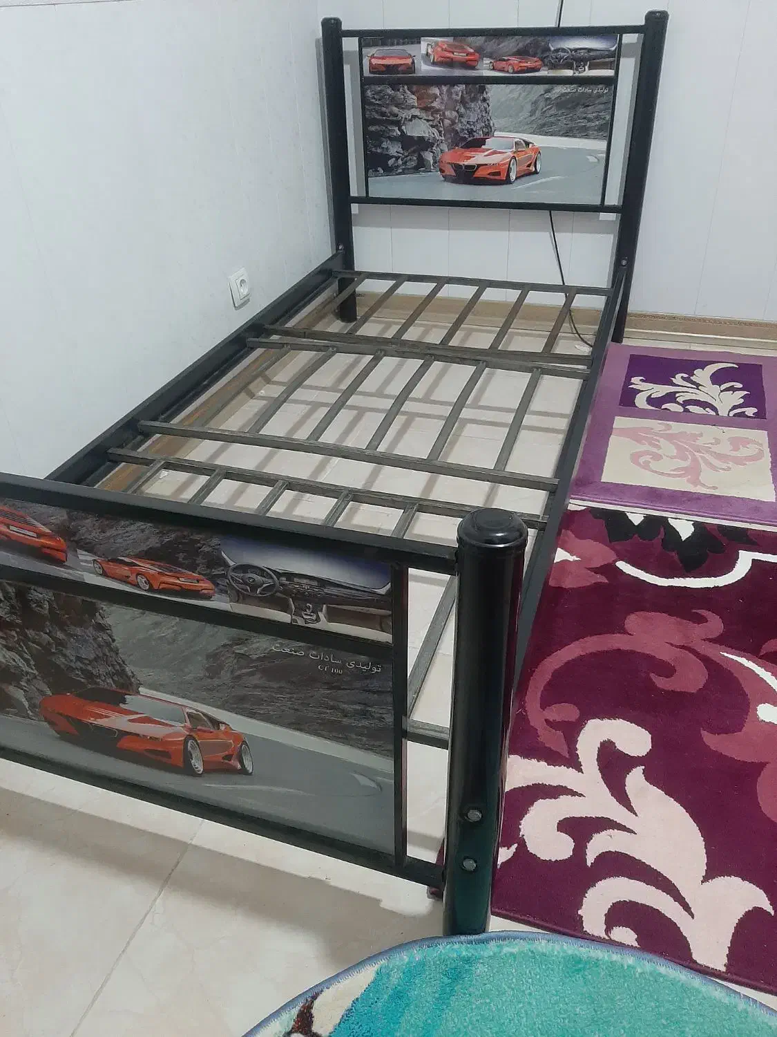 تخت یه نفره فلزی وسط تاج MDF عروسکی|تخت و سرویس خواب|کاشان, شهرک خاتم الانبیا (مسکن ملی کاشان)|دیوار