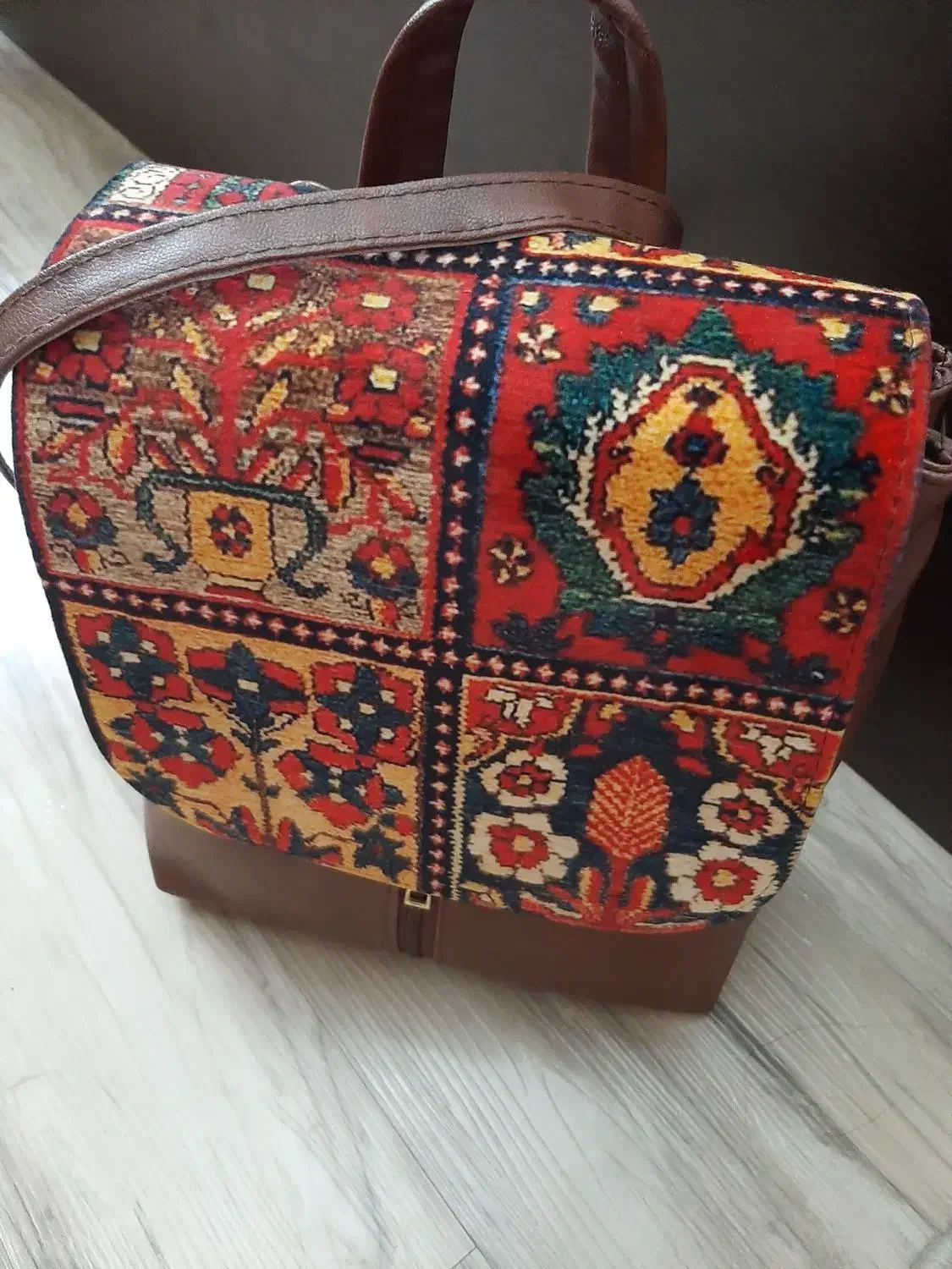 کوله یا کیف سنتی|کیف، کفش، کمربند|رشت, دیلمان|دیوار