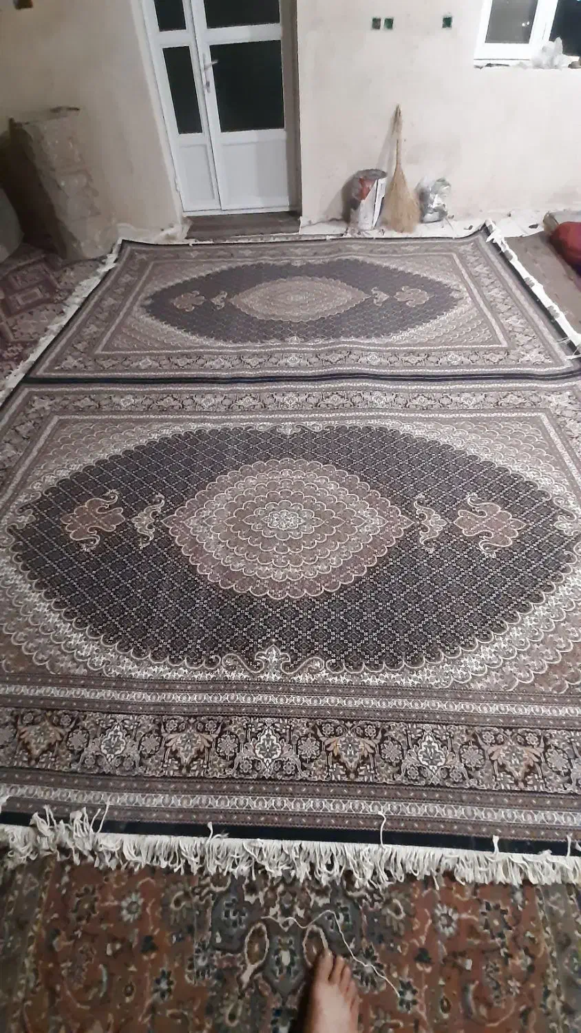 فروشی|فرش|ایواوغلی, |دیوار