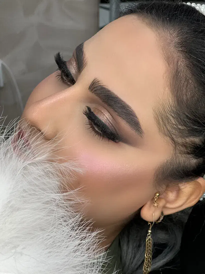 میکاپ و شنیون|خدمات آرایشگری و زیبایی|مشهد, مصلی (کارمندان اول)|دیوار