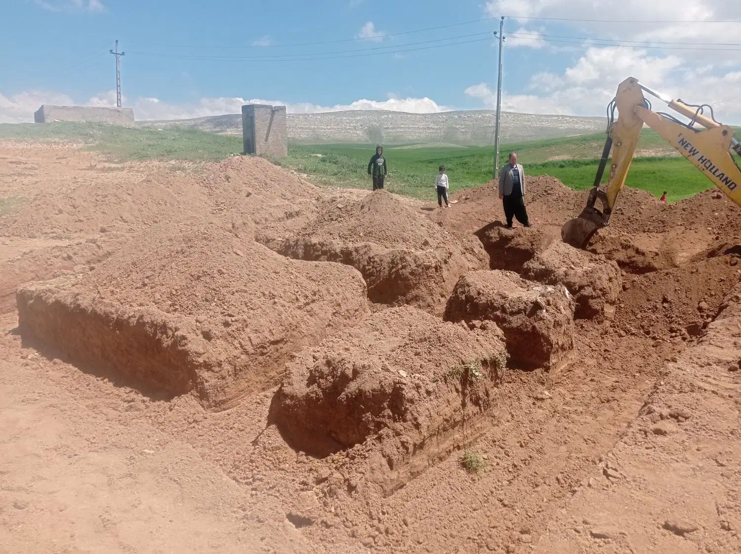 تخریب با لودر بیل بکهو و بیل مکانیکی خاکبرداری|خدمات حمل و نقل|اسلامآباد غرب, |دیوار