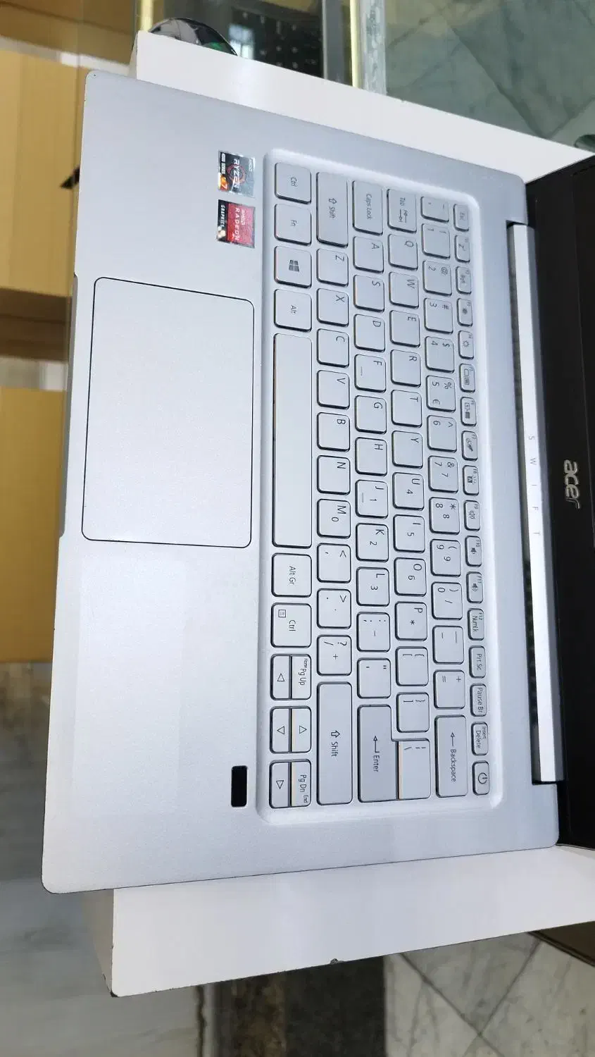 لپتاپ اسلیم و ظریف بسیار سبک با پردازنده قدرتمند|رایانه همراه|تبریز, |دیوار