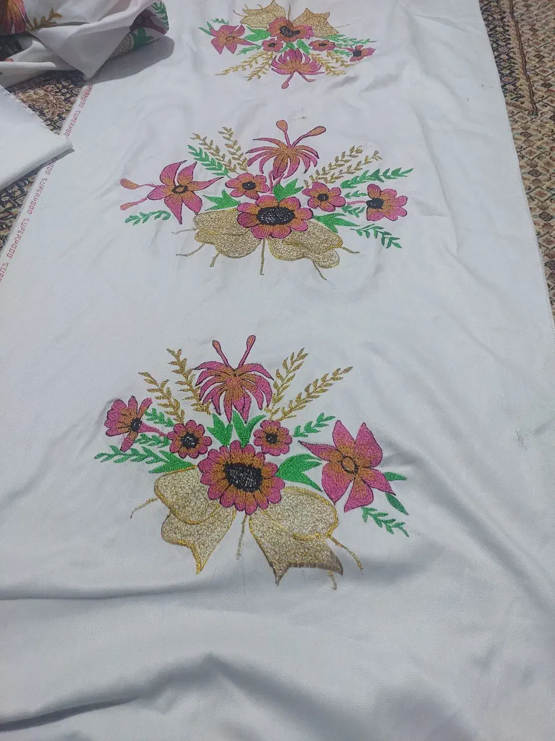 3 جفت روبالشت استفاده نشده|رختخواب، بالش، پتو|یاسوج, |دیوار