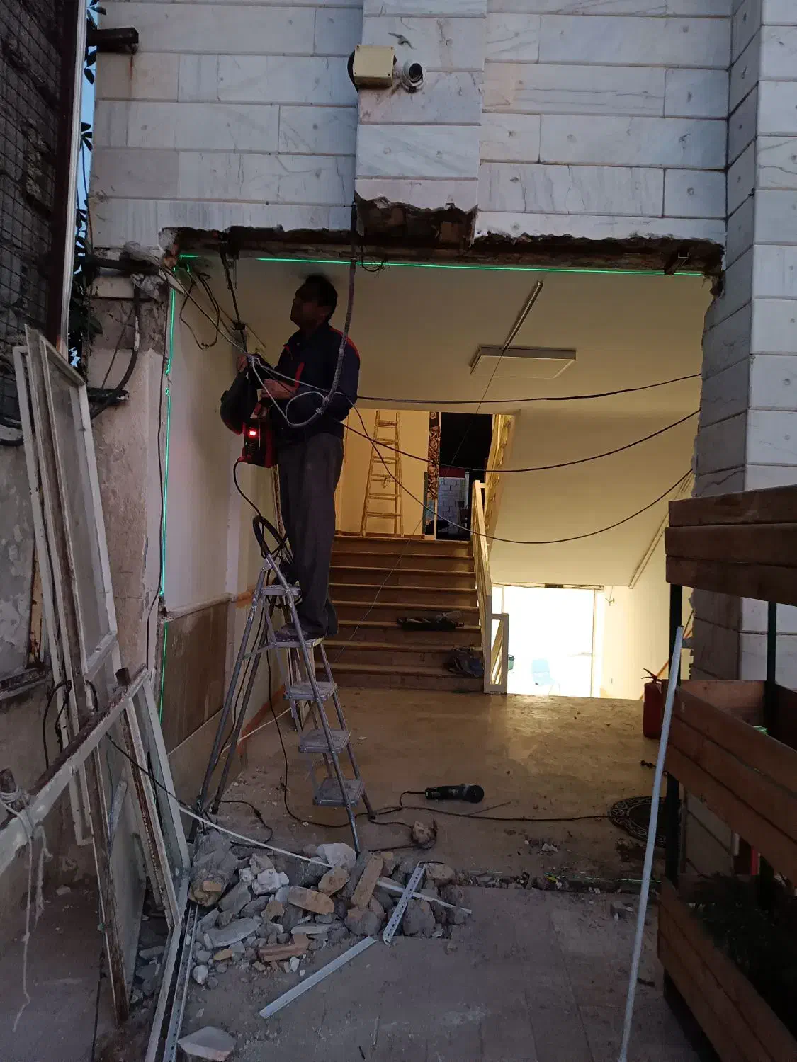 درب اتوماتیک شیشه‌ای راه بند کرکره برقی جک پارکینگ|خدمات پیشه و مهارت|بومهن, |دیوار