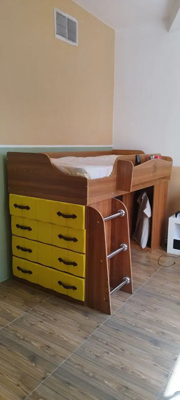 سرویس خواب یک نفره پله دار+کمد رگال ودراور|تخت و سرویس خواب|کرمانشاه, |دیوار