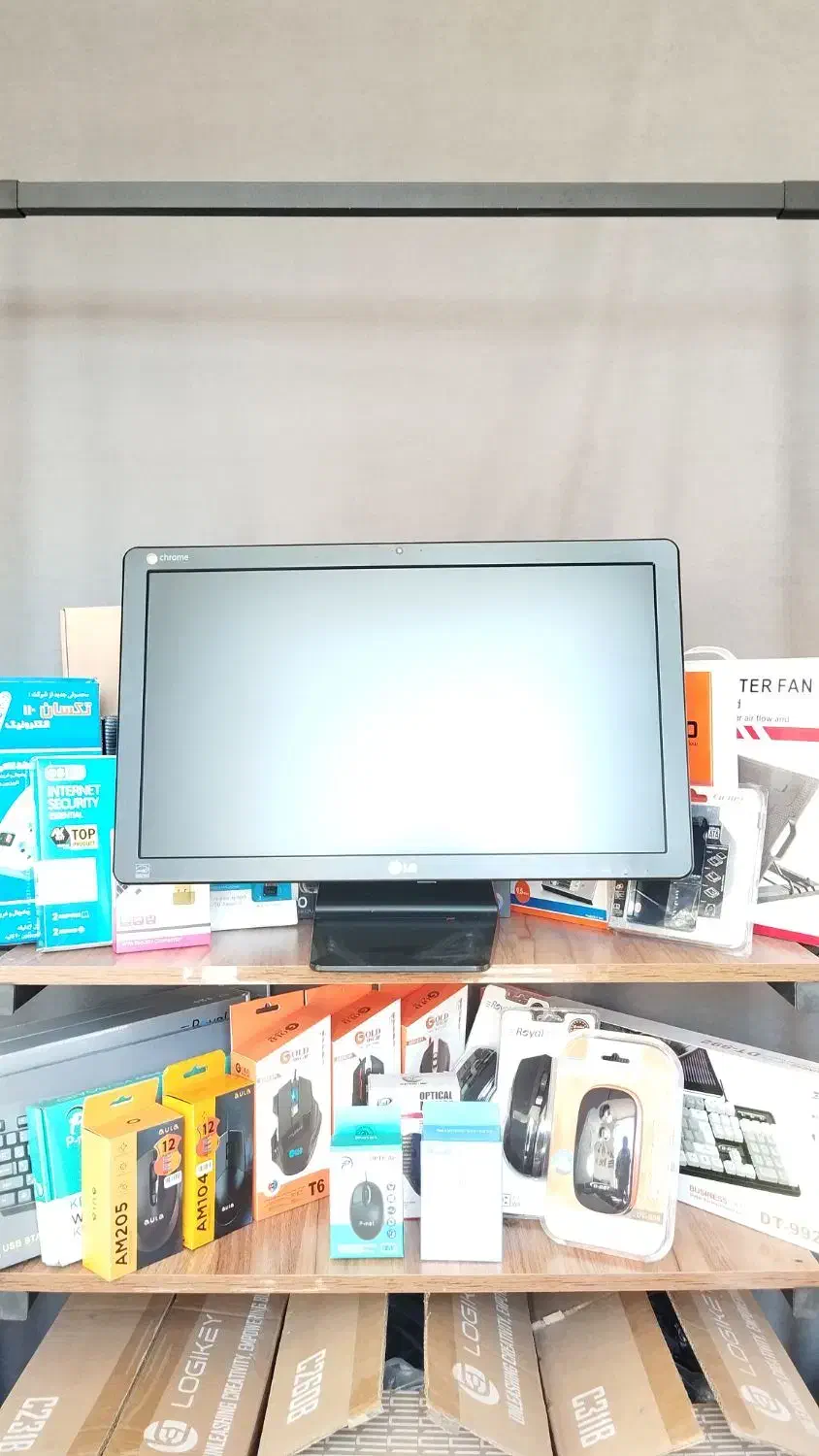 فروش ویژه انواع مانیتور و لوازم جانبی|قطعات و لوازم جانبی رایانه|قم, زنبیل آباد|دیوار