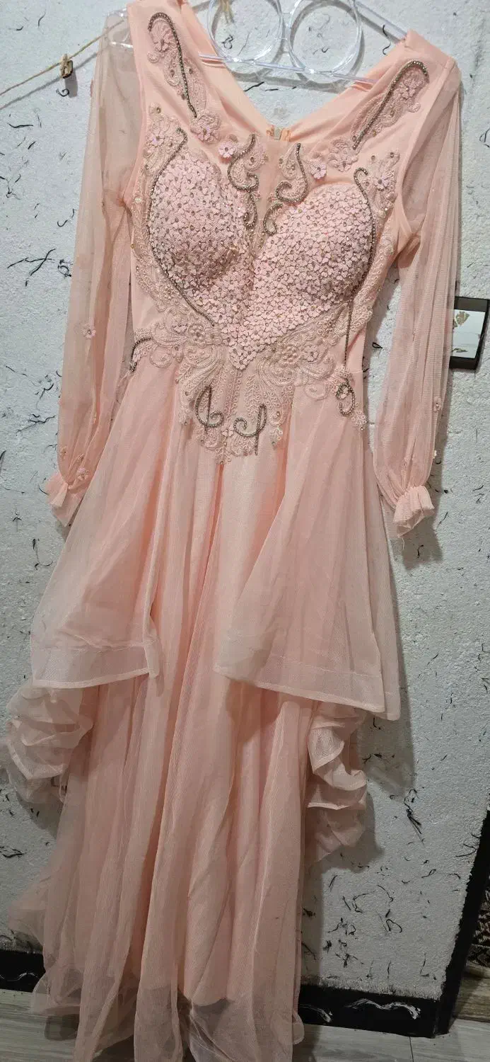 لباس مجلسی|لباس|رشت, رشتیان|دیوار