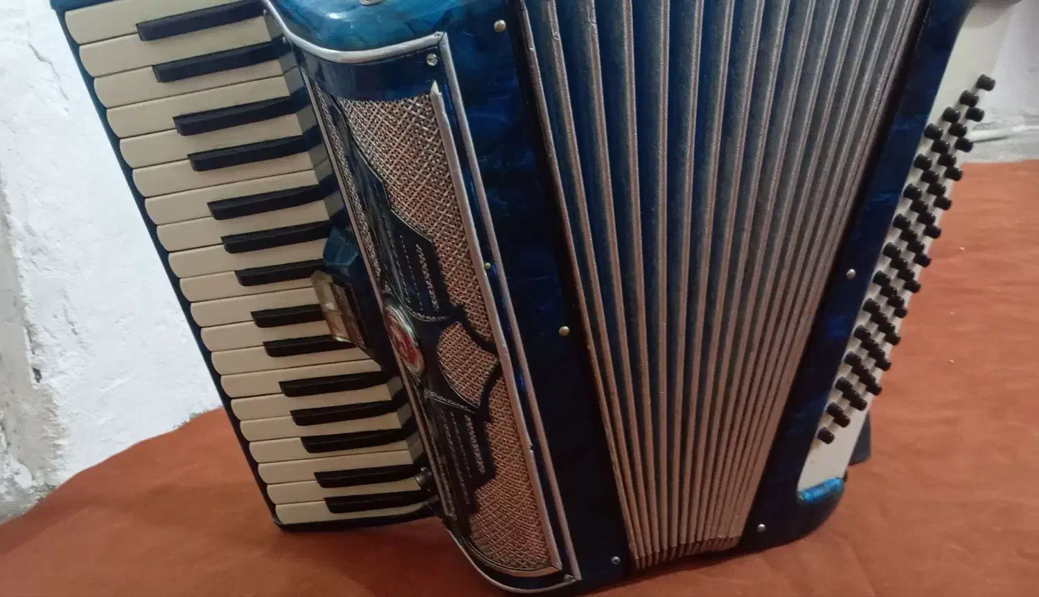 آکاردئون ۴۸باس ساباتینی ایتالیا|پیانو، کیبورد، آکاردئون|رشت, نظری|دیوار