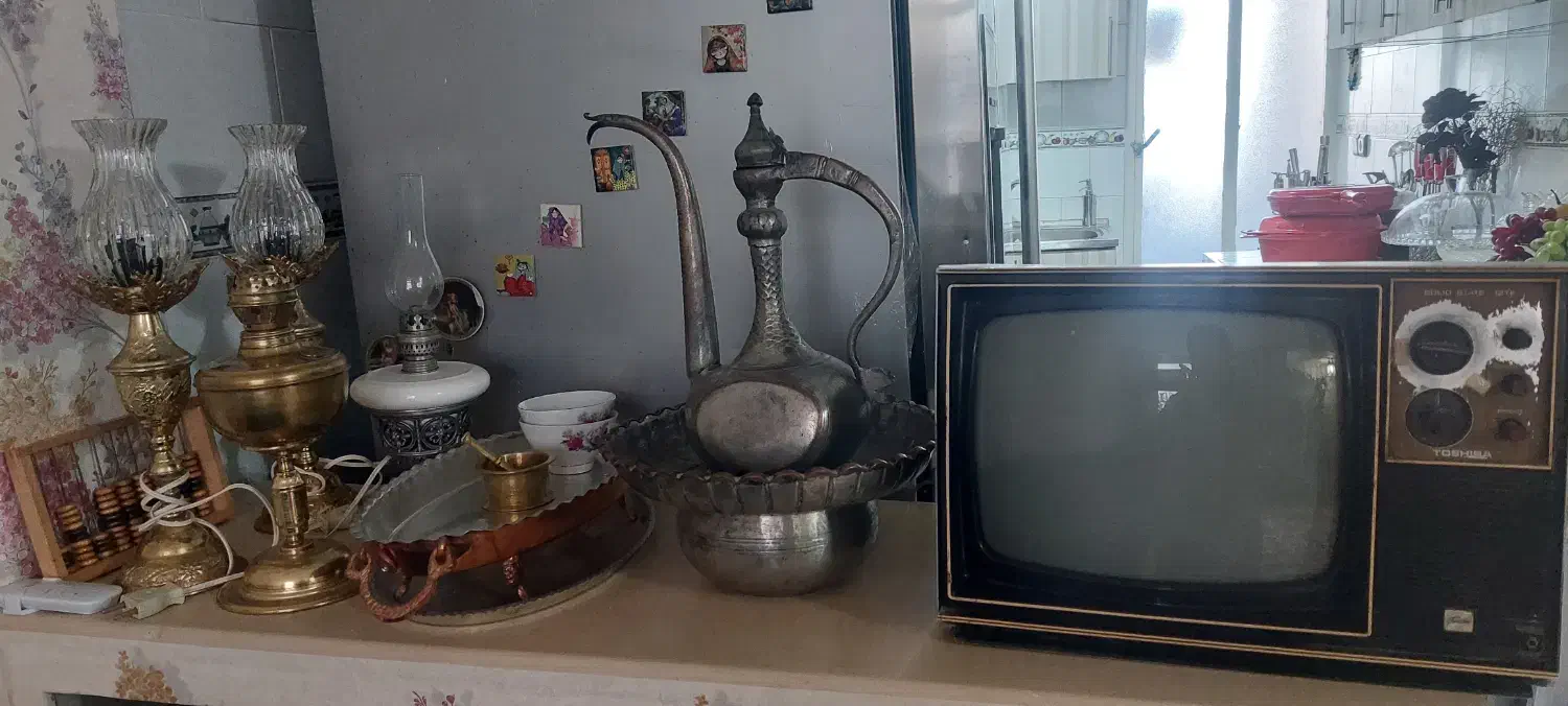 لوستر شیک ۸شاخه صورتی ۵ملیون وتلویزیون سیاه سفید|لوستر و چراغ آویز|تهران, جمهوری|دیوار